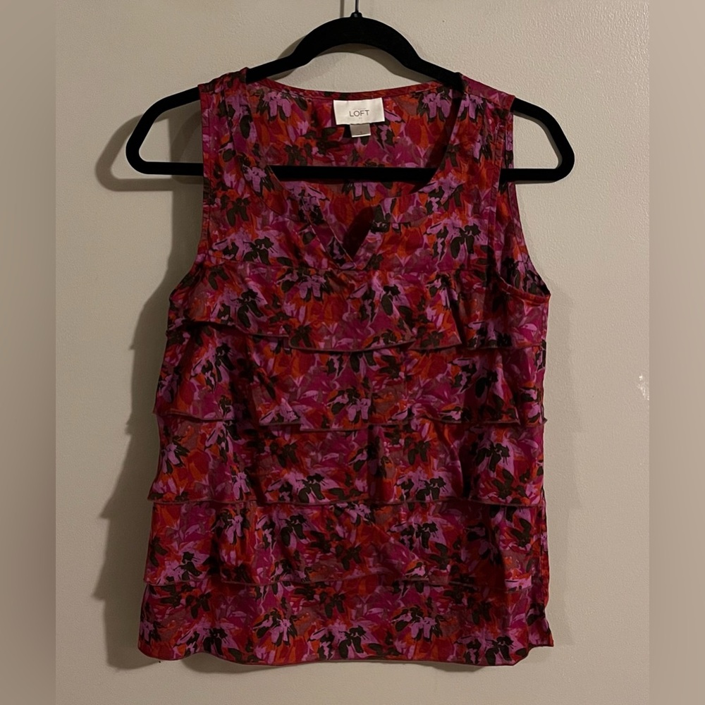 $6❤️Bundled LOFT Ruffled Tank